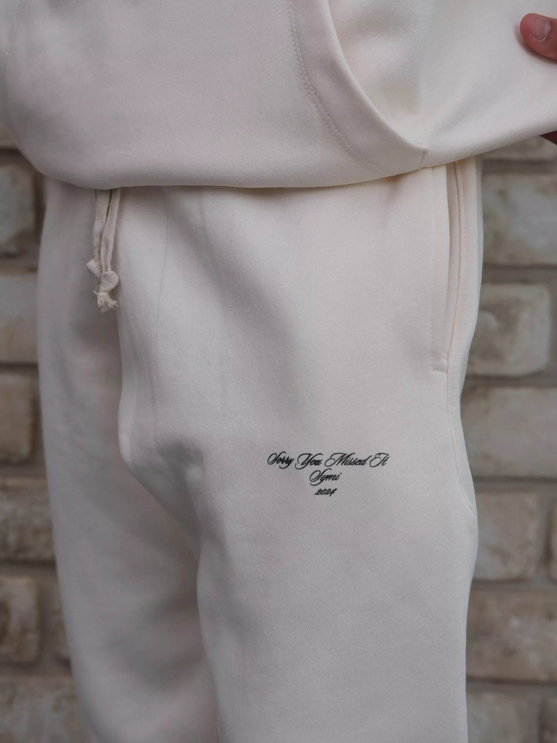 BIRDS SUIT-WHITE PANTS