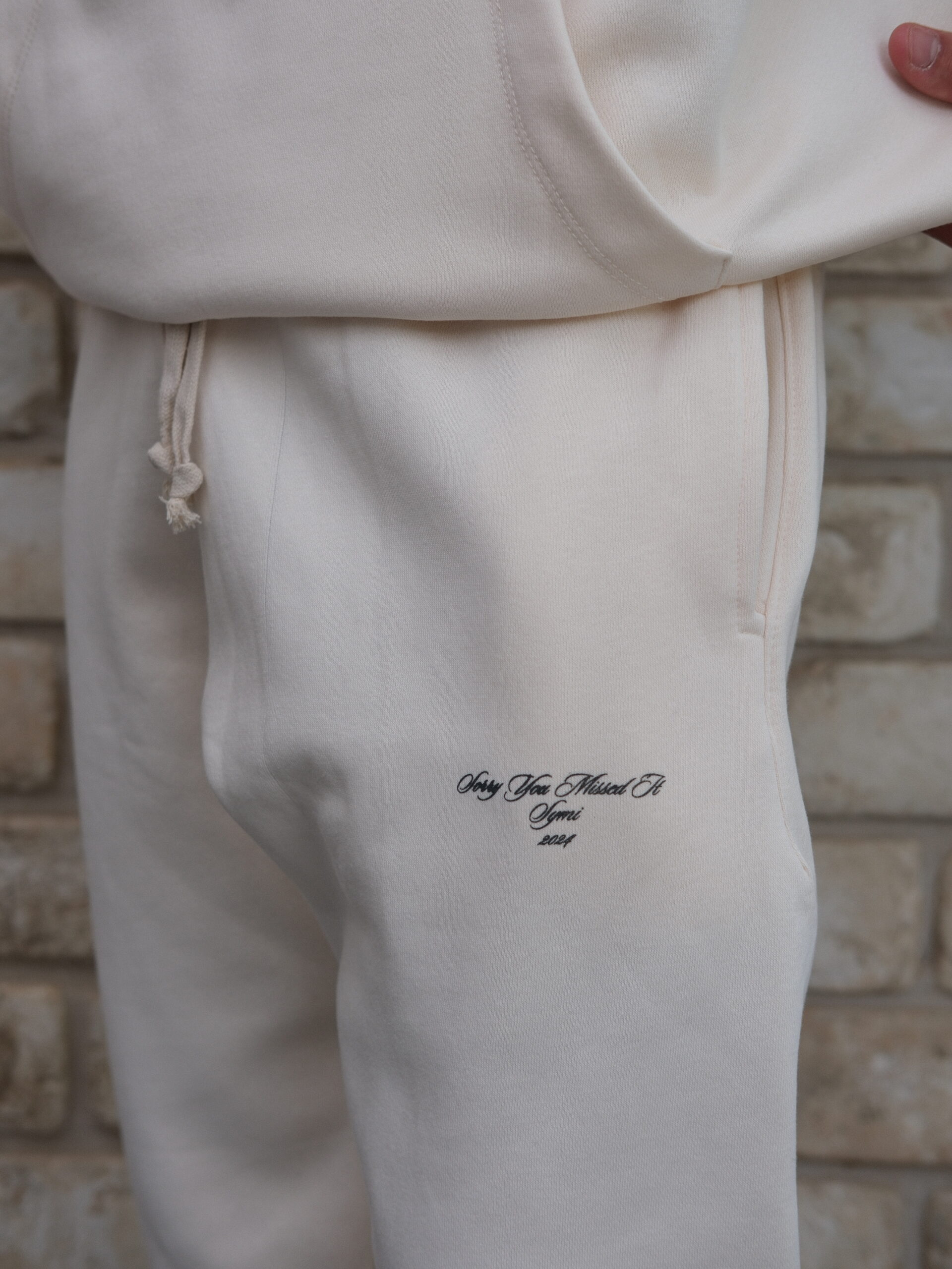 BIRDS SUIT-WHITE PANTS